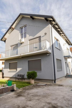 Leon Apartmani